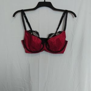 Red lace cacique bra